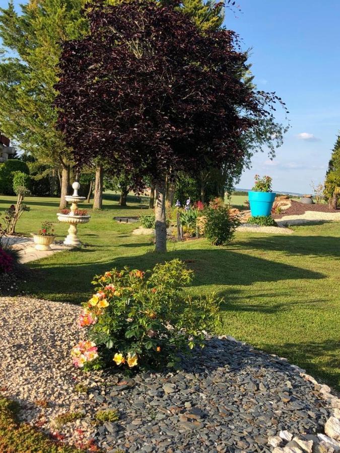 Lagalerne Hotel Neuville-de-Poitou Bagian luar foto